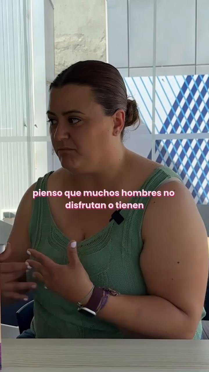 Los maridos que se enganchan a las novelas románticas gracias a sus parejas