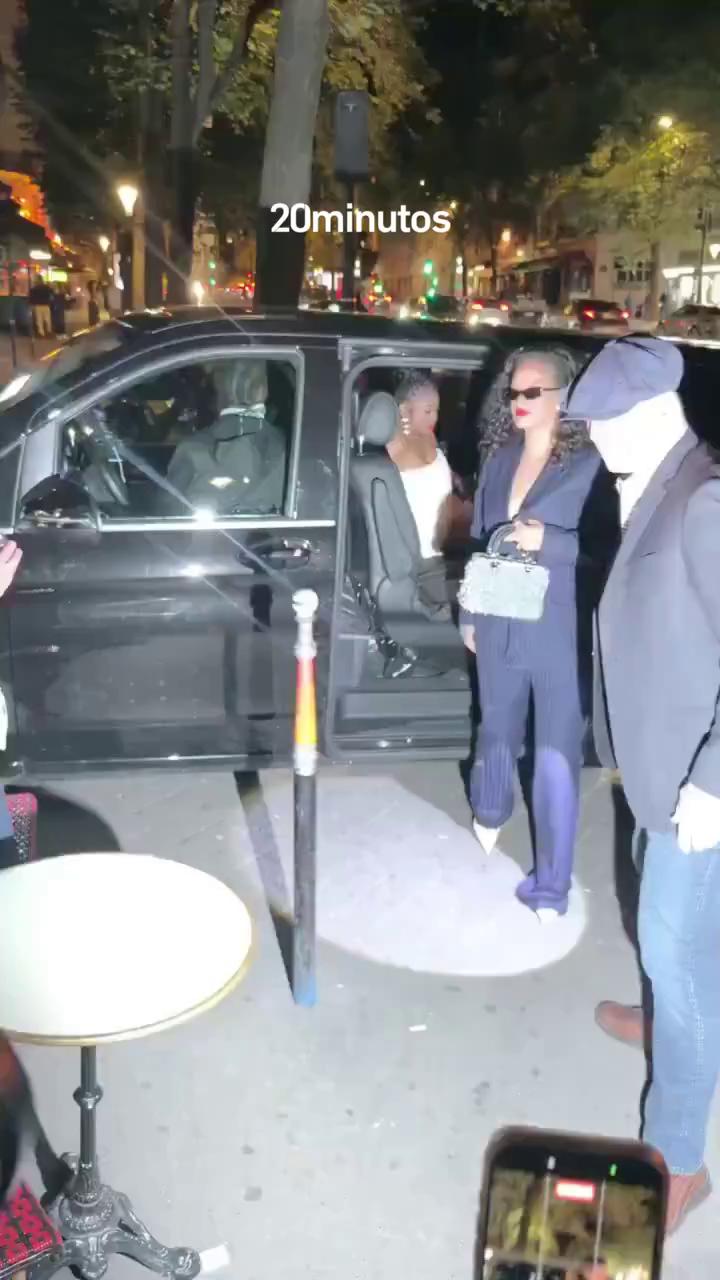 Rihanna bombarded with questions in chaotic public encounter