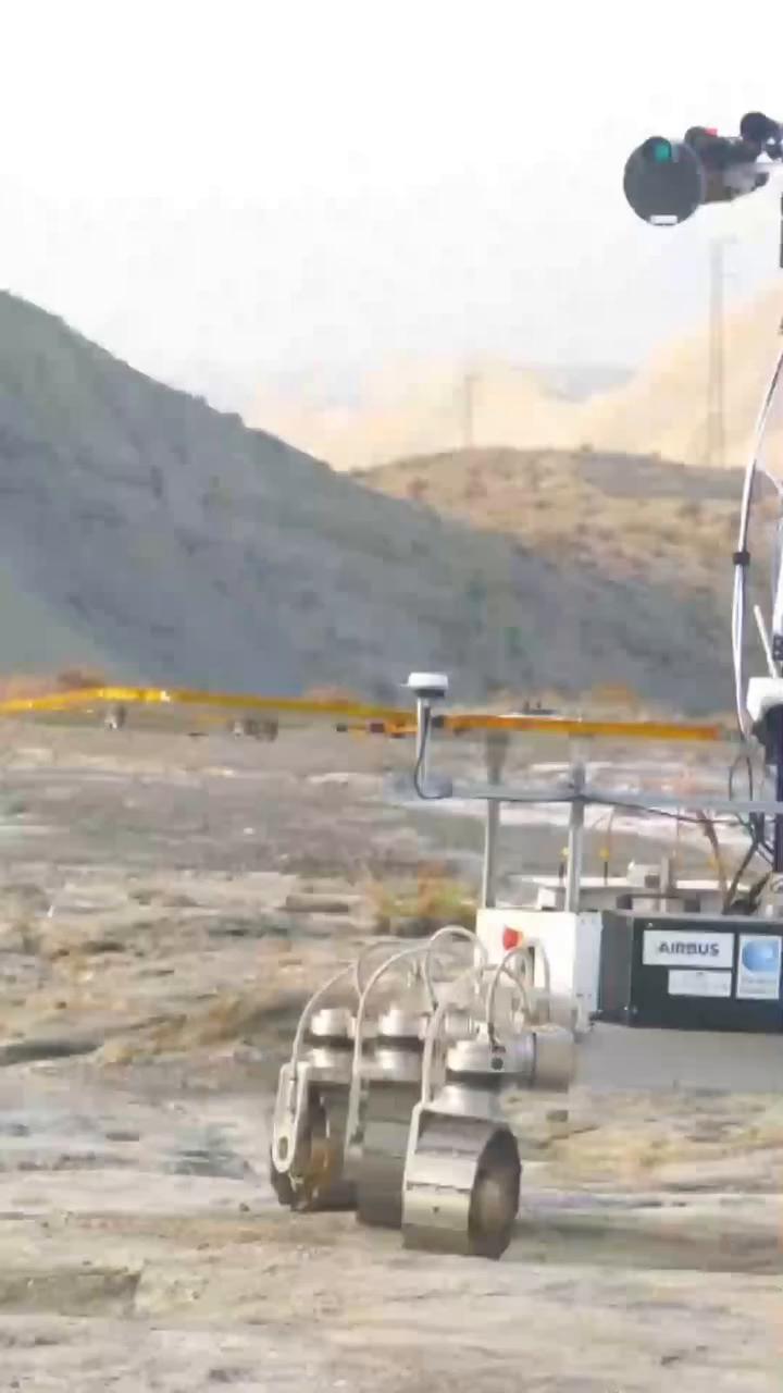 Mars Rover Receives Autonomous Operations Plan from Turin Control Center
