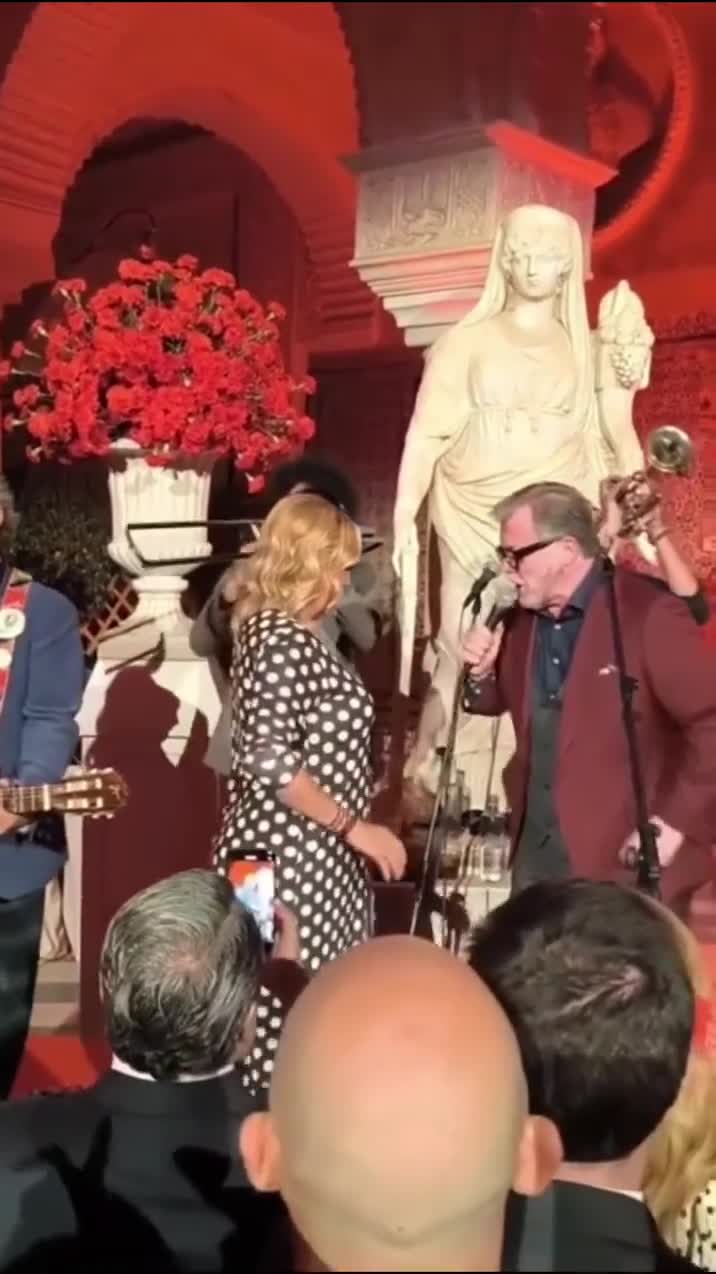 Sevilla se viste de gala para la presentación de la segunda temporada de Berlín, de Netflix.