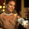 Julia Andrews es y será nuestra reina (y la de Genovia) por siempre y para celebrar su 91 cumpleaños recuperamos dos de nuestras escenas favoritas de su papel como Clarissa en 'Princesa por sorpresa'.