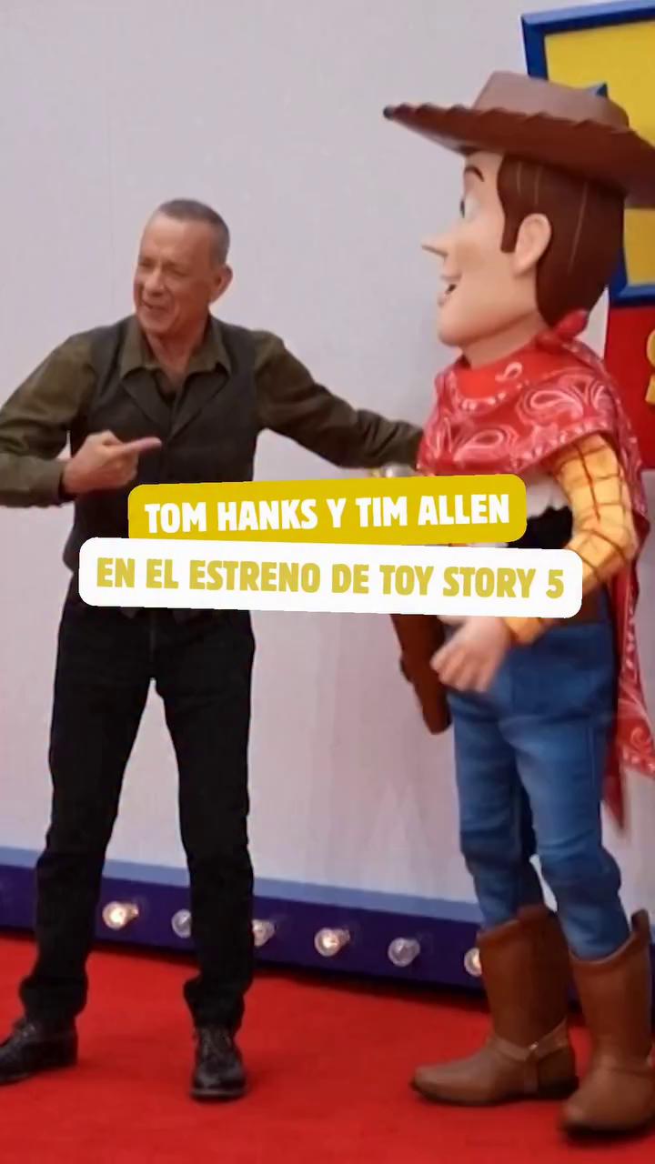Tom Hanks y Tim Allen se han reencontrado como los entrañables Woody y Buzz para el estreno de Toy Story 5 en Londres 🤩