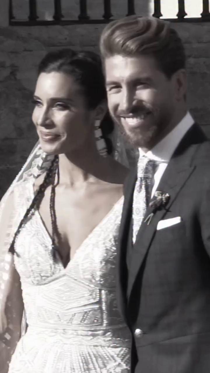 7 años después de su espectacular boda en Sevilla, Sergio Ramos (@sergioramos) y Pilar Rubio (@pilarrubio) siguen celebrando su historia de amor 💌