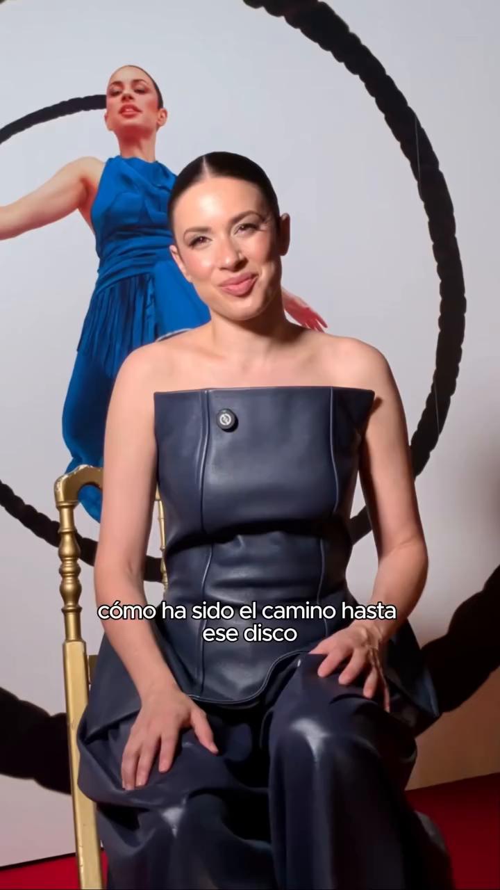 Entrevistamos a Blanca Paloma por el lanzamiento de su primer disco Trenza Mía, puedes verla completa en nuestra web.
