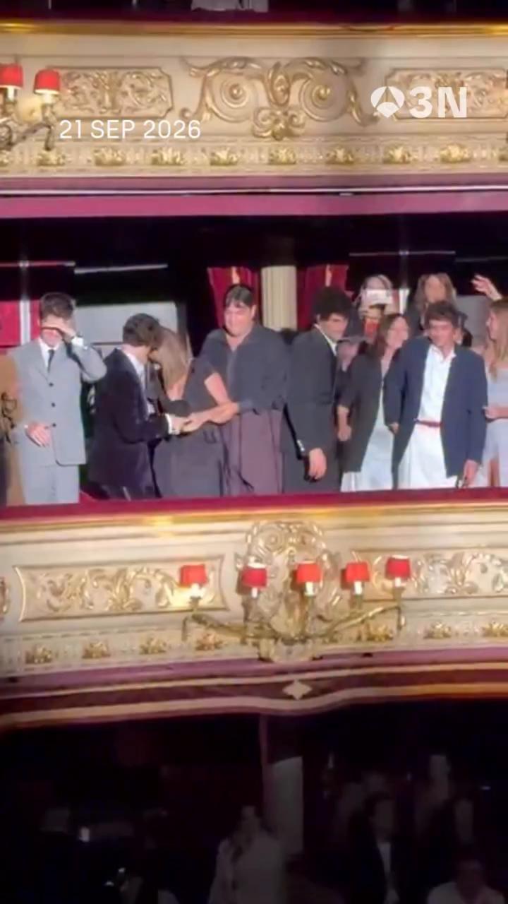 🎬 Más de 15 minutos de aplausos para ‘La Bola Negra’ en el Festival de San Sebastián.