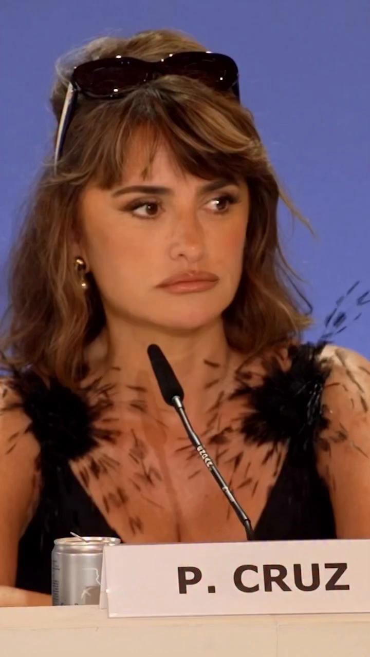 Penélope Cruz ha presentado en el Festival de Venecia su nueva película que protagoniza junto a su marido Javier Bardem, Bunker, dirigida por Florian Zeller.