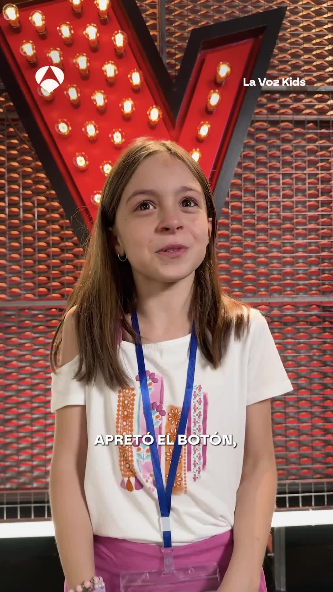 Los cuatro coaches se giran y los cantantes celebran su entrada en La Voz