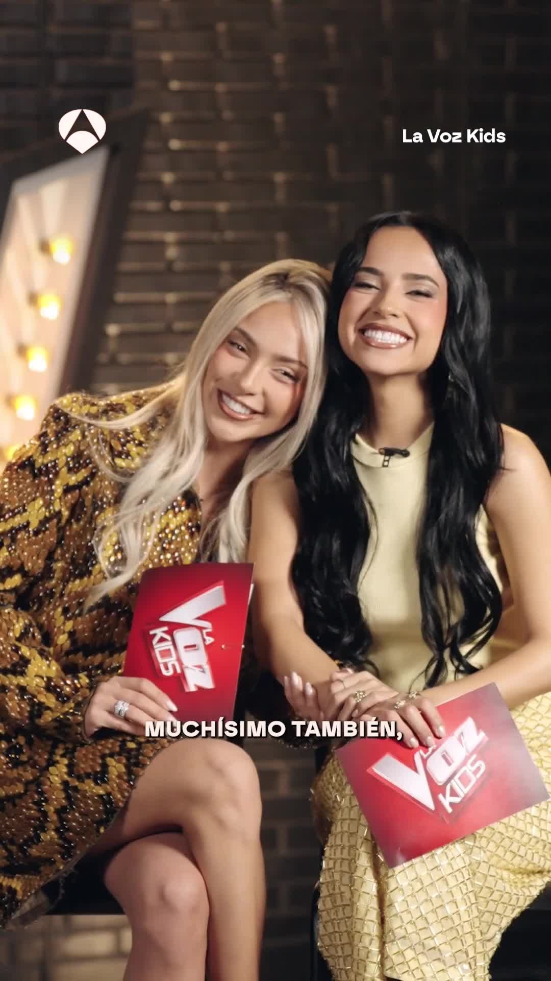 ✨ @anamenaoficial ya tiene a su gran aliada para la #GranBatalla de #LaVozKids: @iambeckyg ❤️🎤
