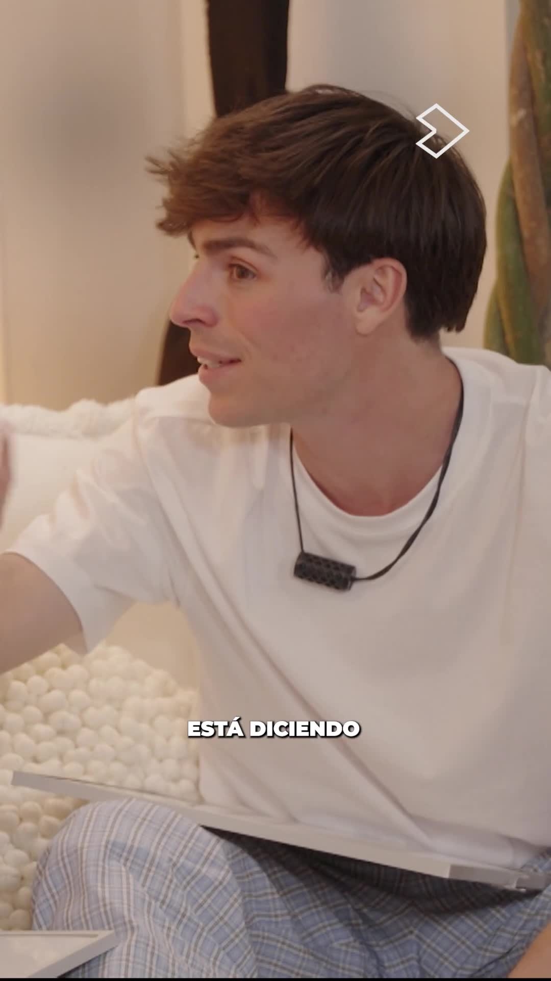 Que @alonsolopez_21 y @lolalolita se pongan en plan FBI para descubrir quién se lo contó a @javihoyosmartinez nos tiene dando volteretas 👀🤯