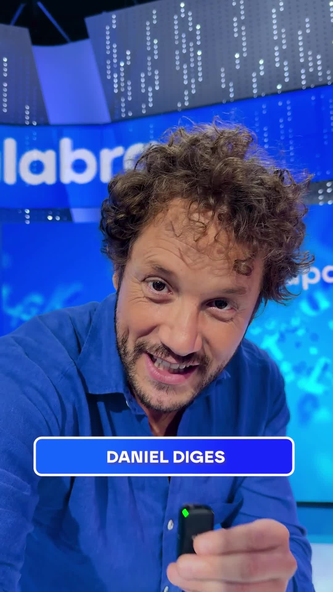 Mira quien ha venido a recordarte que tienes #Pasapalabra hoy a las 20:00: nuestro querido @danieldiges.