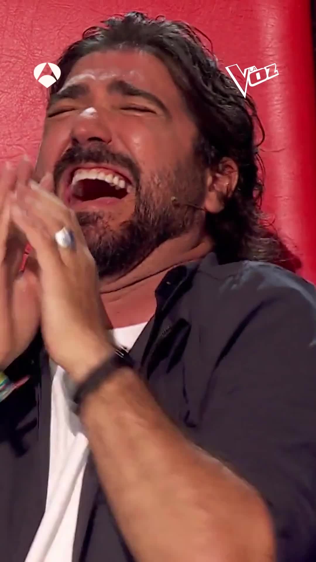 Todos hemos sido alguna vez #Fonsi cuando nos llega un buen cotilleo 🤭… o Pablo López cuando se nos escapa un like donde no debía.