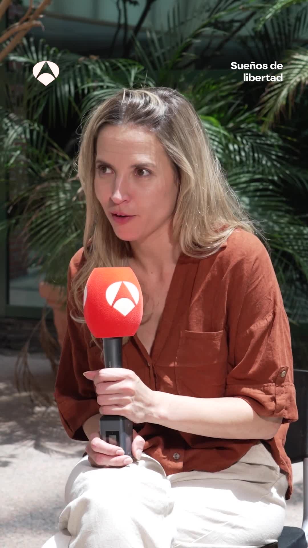 ¡Disfruta del test al que se somete Ana Carlota Fernández!