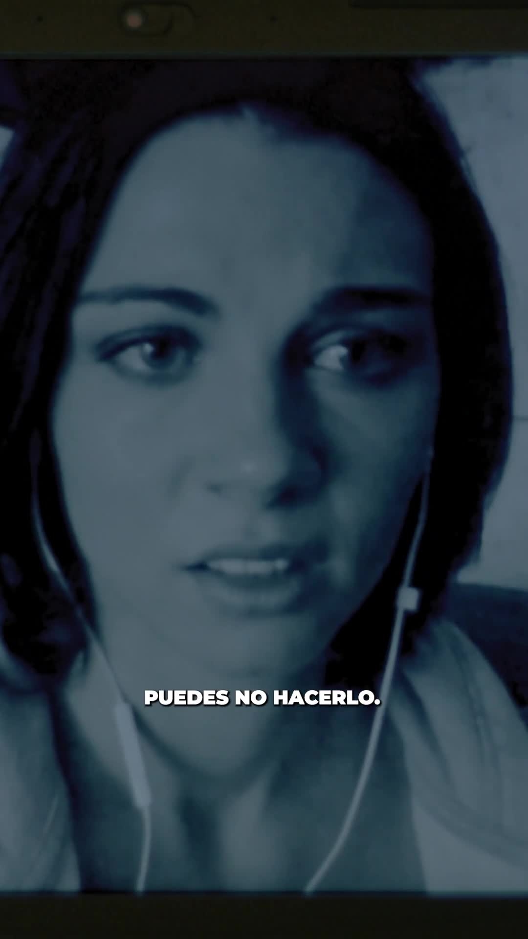 Clara tiene dos opciones hacer caso a las indicaciones o poner su vida en juego.