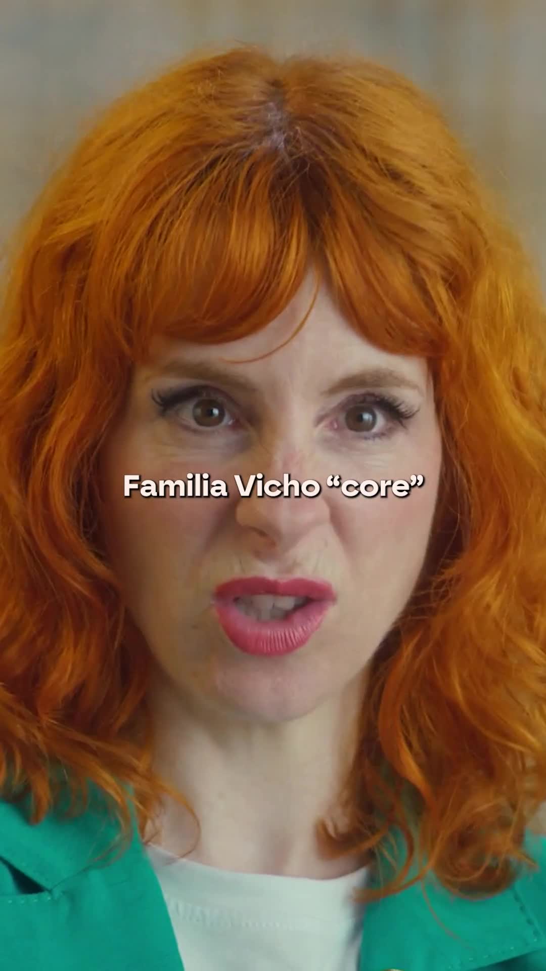La familia Vicho es icónica 🤩 Y nos reímos tanto viendo estos personajes que estamos todos los jueves por la noche pegados a la pantalla para ver #PadreNoHayMásQueUno la serie 📺