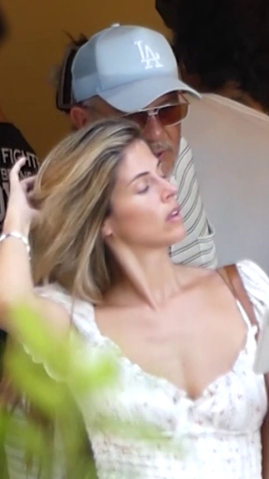 Alejandro Sanz y Stephanie Cayo afianzan su relación disfrutando juntos del verano mallorquín