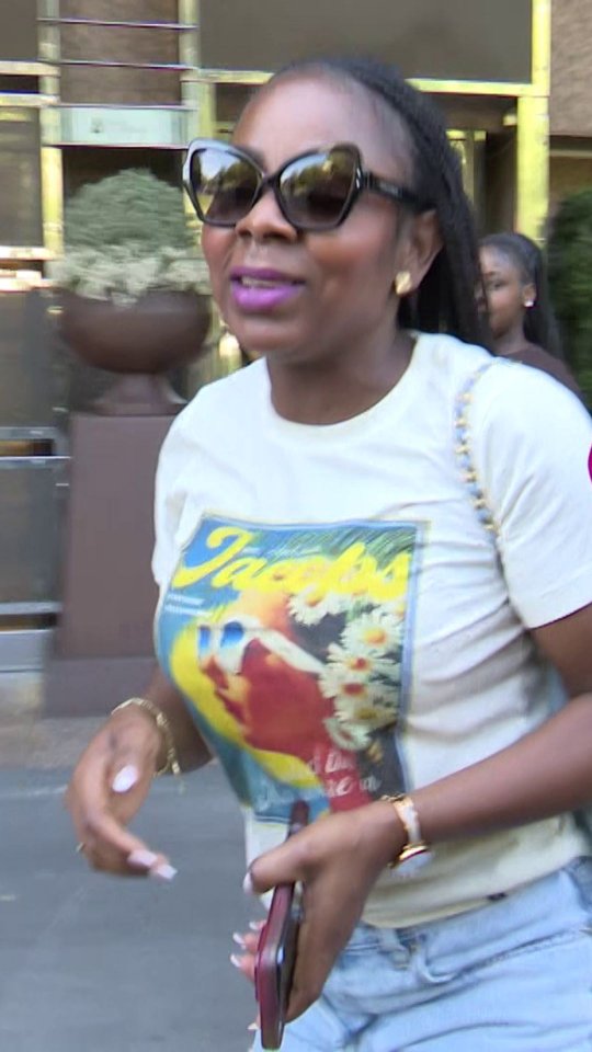 Sheila Ebana, madre de Lamine Yamal, asegura que está muy contenta por el éxito de su hijo en el Mundial de Fútbol y responde a qué le parece su relación con la influencer Inés García