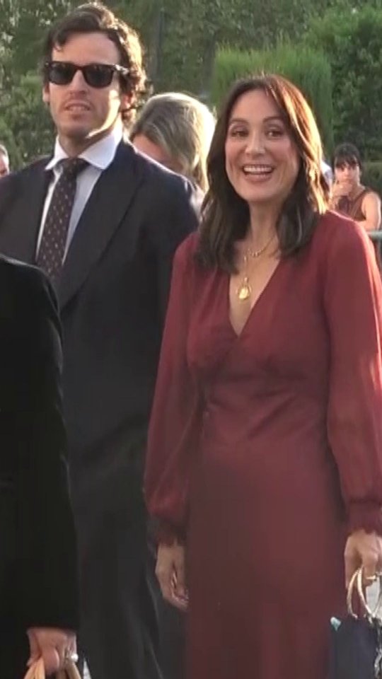 El momento en el que a Tamara Falcó (@tamara_falco) la confunden con su hermana Chábeli y le entra la risa...