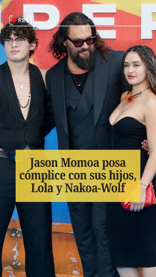 Jason Momoa ha posado con sus hijos en la premiere de su película Street Fighter en Los Angeles.