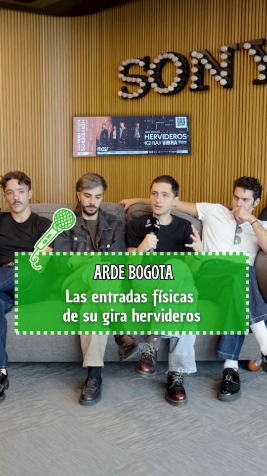 Ayer pudimos vivir gracias a @vibramahou el ensayo general de la gira Hervideros de Arde Bogotá, el grupo pidió que no grabáramos imágenes asi que las pocas que sacamos las compartimos difuminadas y tendrás que disfrutar tu mismo la experiencia para vivirla en persona pero solo apuntar que se han convertido en la banda más importante de nuestro país.