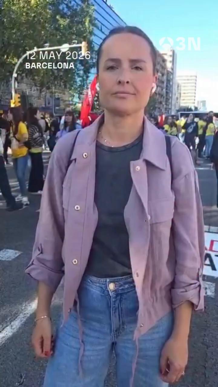 Profesores en huelga cortan Ronda de Dalt y Gran Vía en Barcelona