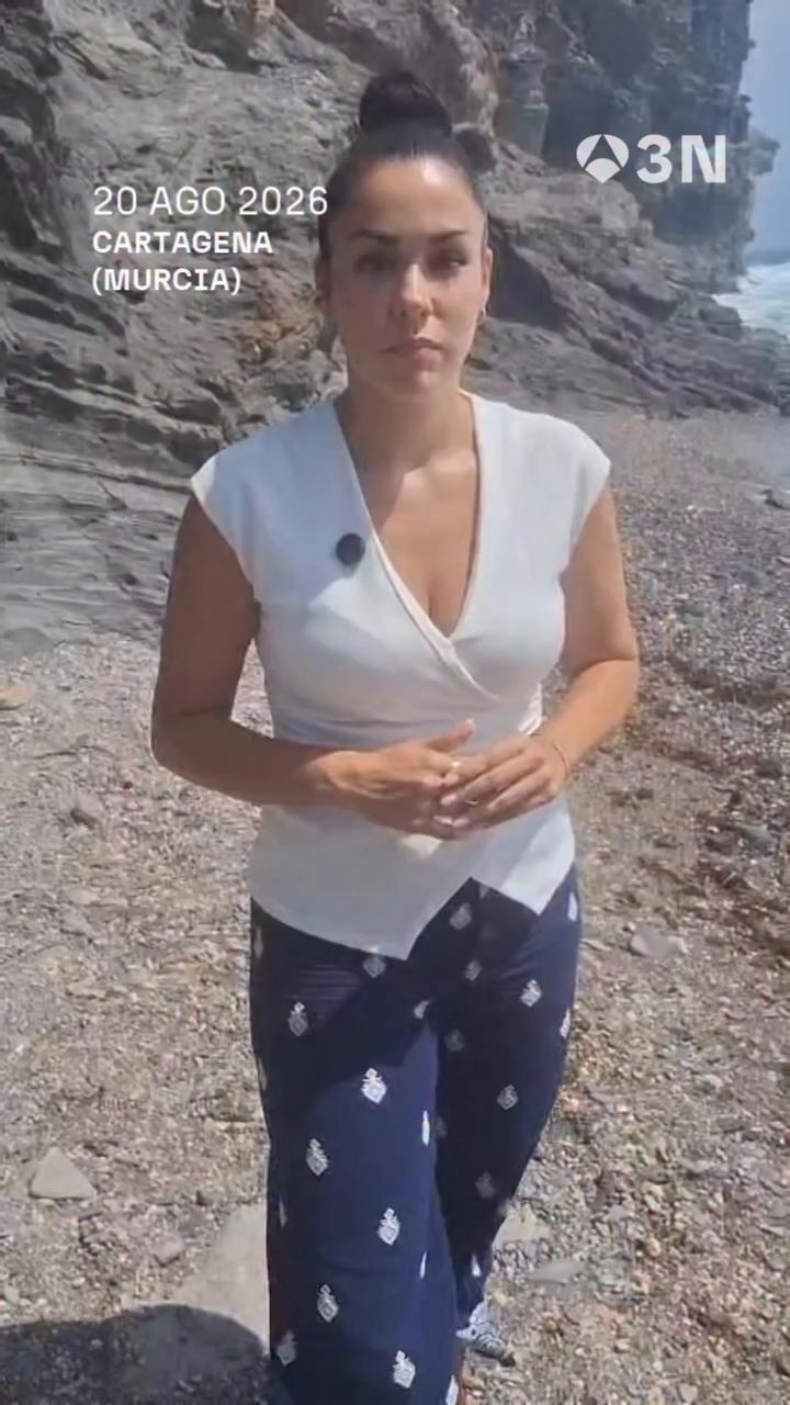 🚤 62 inmigrantes 15 de ellos menores de edad, han desembarcado en una playa de Cartagena llena de bañistas