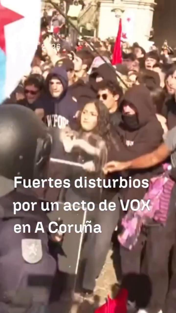 📢 Lo que ha comenzado como una manifestación pacífica se ha convertido en una batalla