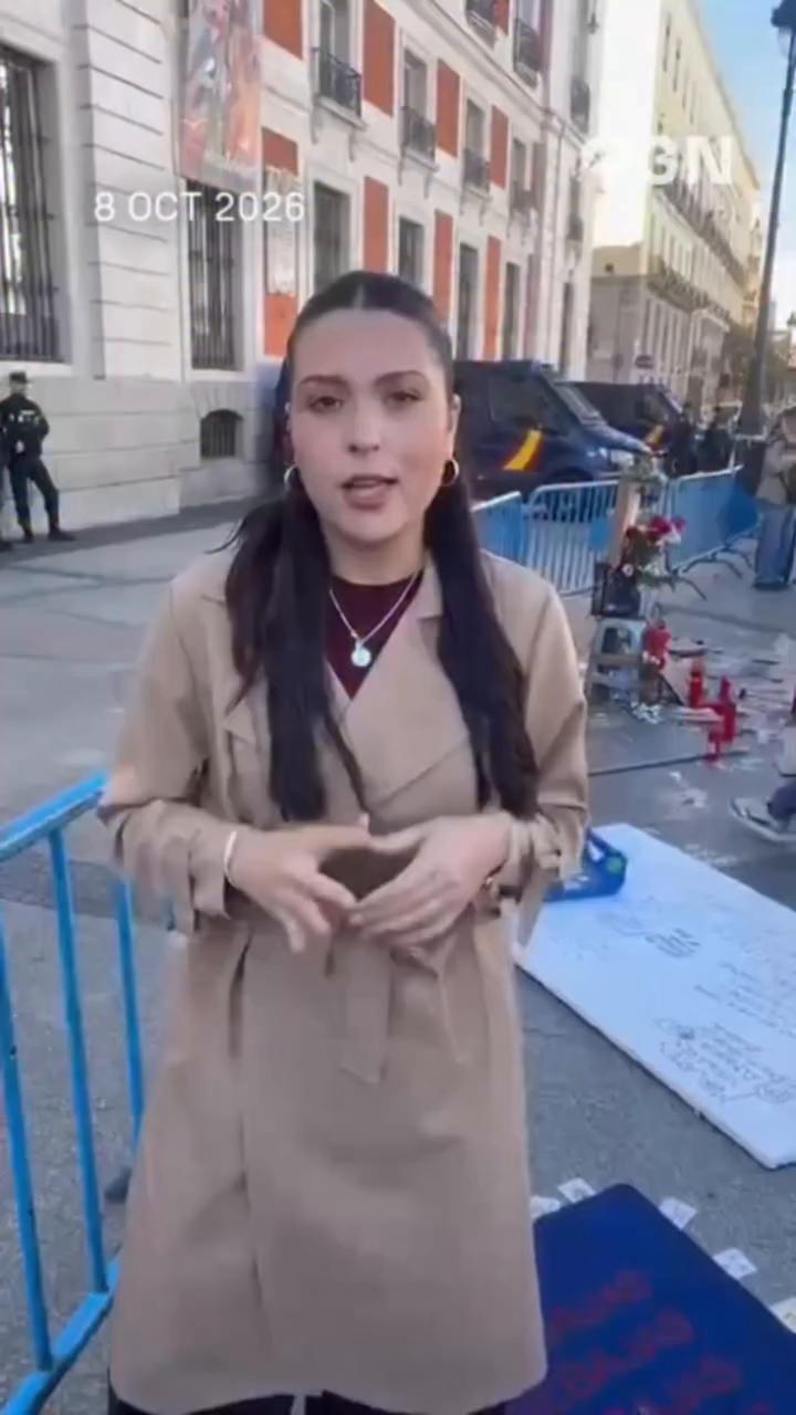 🕯️ Los manifestantes de Sol han puesto varios altares en honor a Maricarmen