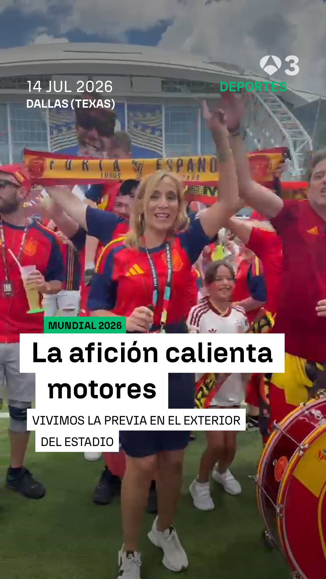 🎙️ @rocio_burgos12 habla con los aficionados antes de entrar en el estadio