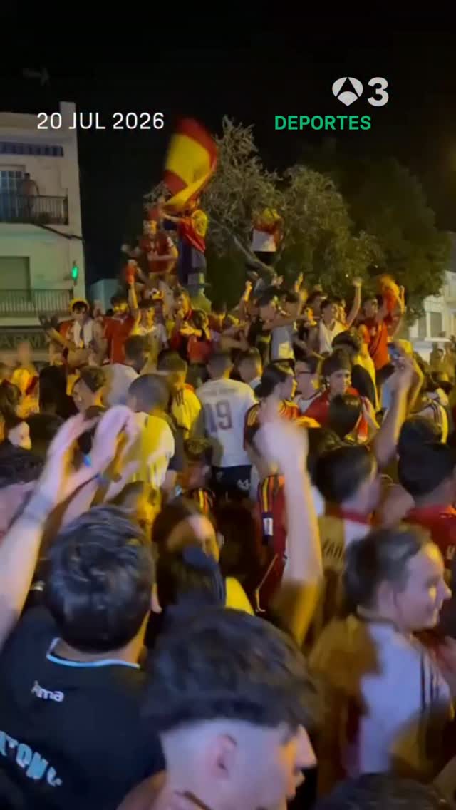⚽️🏆🇪🇸⭐️⭐️ España se echa a la calle para celebrar el título mundial: ¡CAMPEONES DEL MUNDO!