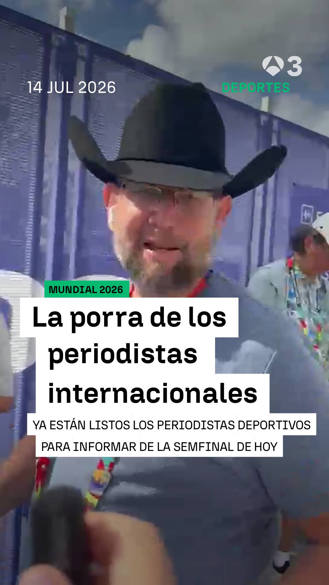 🎤 A pocas horas de la semifinal de la Copa del Mundo, hacemos una pequeña porra a los periodistas internacionales que esperan a entrar al campo.