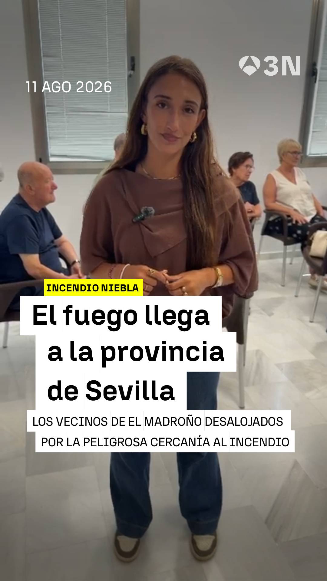 🔥 El fuego del incendio en Niebla se extienda ya hacia la provincia de Sevilla y los vecinos de El Madroño han sido desalojados.
