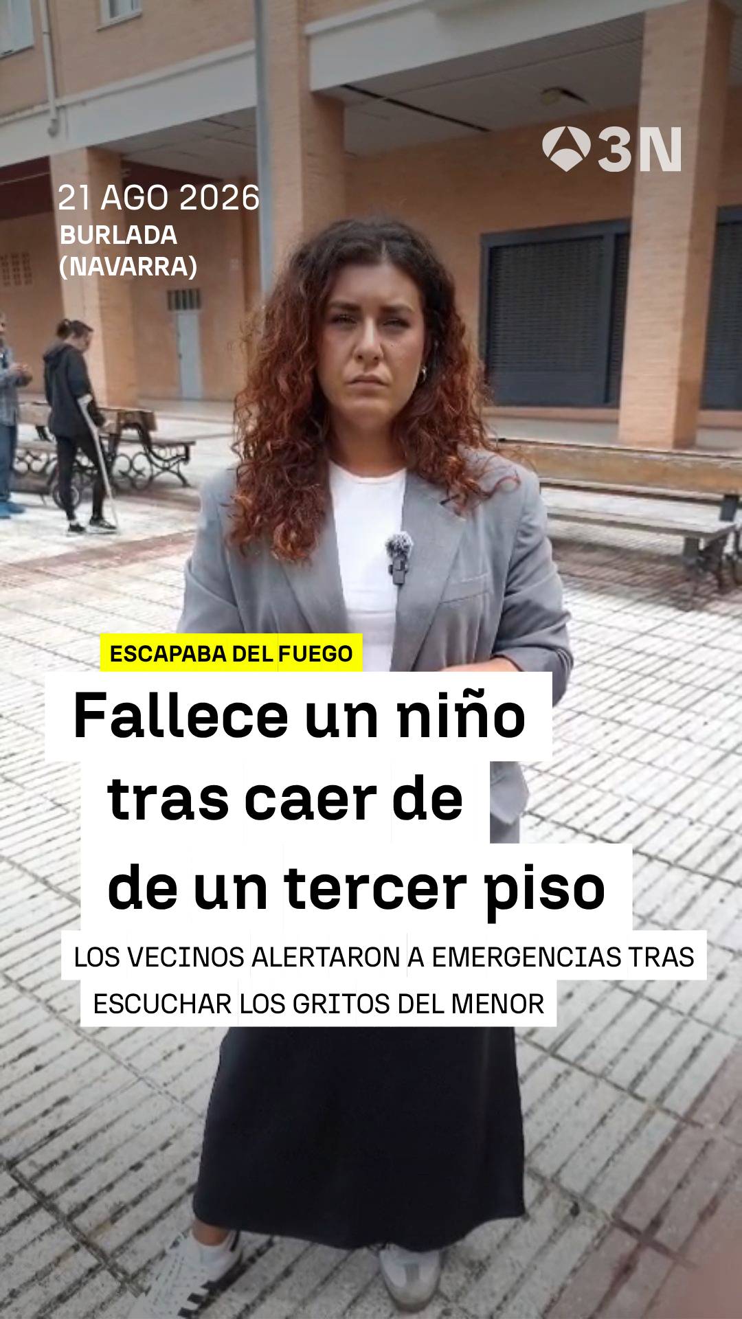 ⚠️ Muere un niño de 10 años tras precipitarse de un tercer piso al intentar huir de las llamas que consumían su casa.