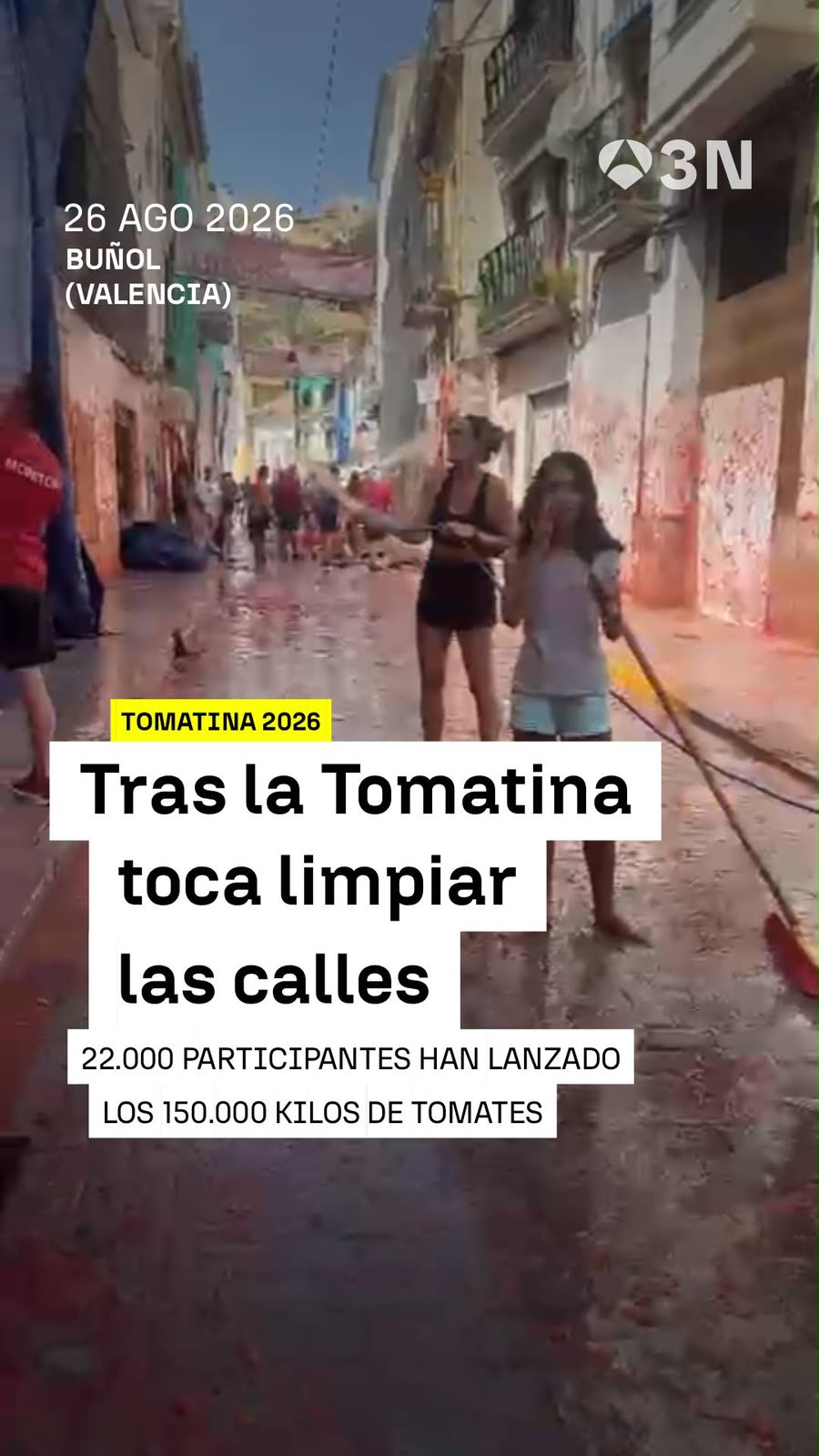 🍅 La 79ª edición de la Tomatina de Buñol vuelve a teñir las calles de rojo en una jornada de auténtica diversión tras repartir 150.000 kilos de tomates entre los asistentes.