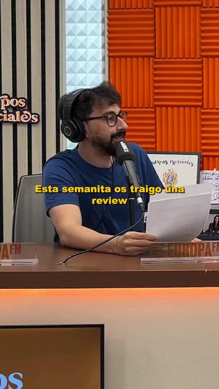 Tiene que volver hacerse una foto en el espejo para subirla a Tuenti y ya.