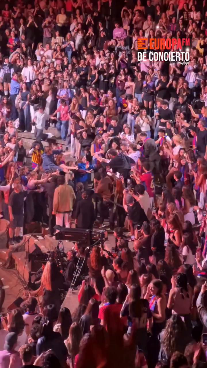 🤯 Olivia Rodrigo desató la locura en el Teatre Grec de Barcelona al cantar 'jealousy, jealousy' entre el público