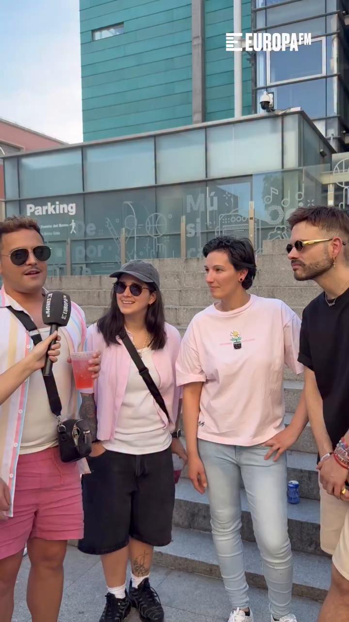 💘🎶🎶Los fans de La Oreja de Van Gogh ahondan en sus primeros recuerdos con el grupo con Amaia Montero, y comparten con Europa FM desde la cola del concierto de Madrid lo que les une a canciones como ‘Dile al sol’ y ‘La paz de tus ojos’, con anécdotas de lo más sorprendentes🎤