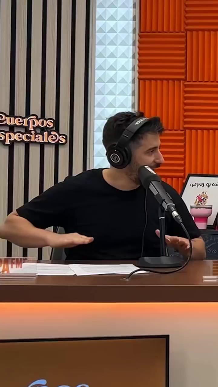Vivir entre cuatro palés pero con un PC de la NASA es la cosa mas distópica que he visto hasta ahora.