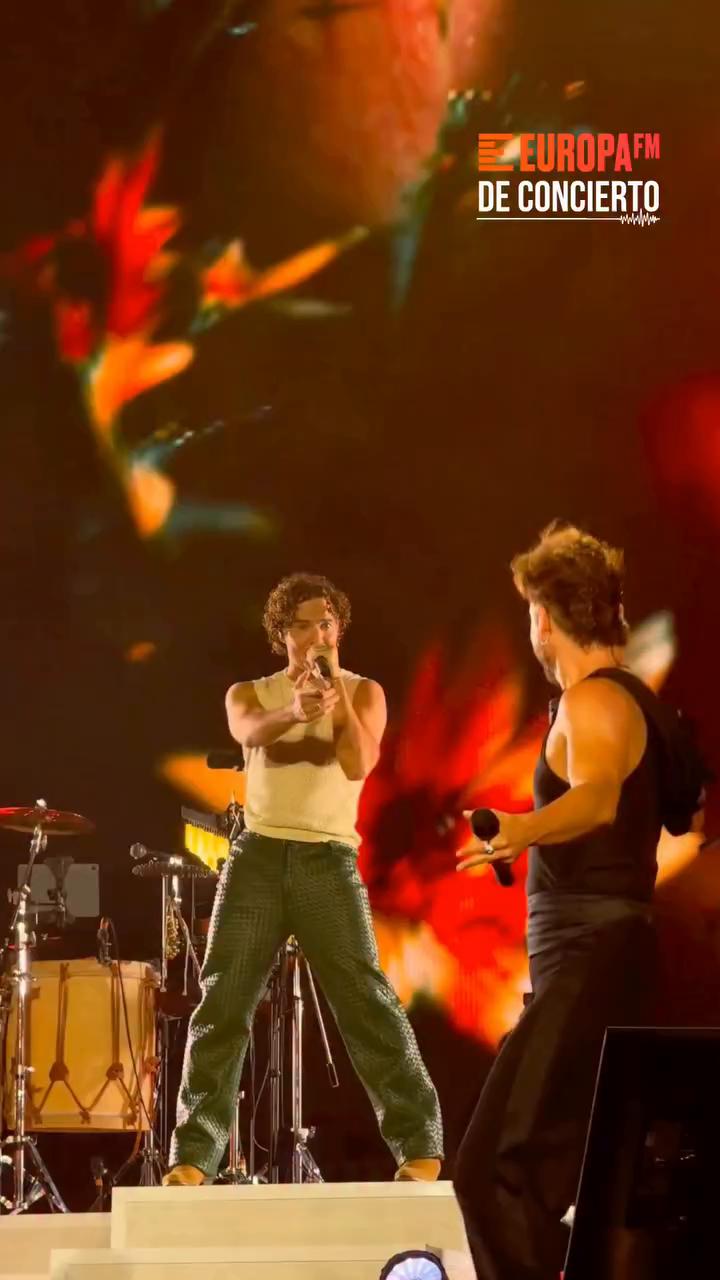 🤩 ¡Manuel Carrasco sorprende en Sevilla con David Bisbal, Amaral y Antoñito Molina!