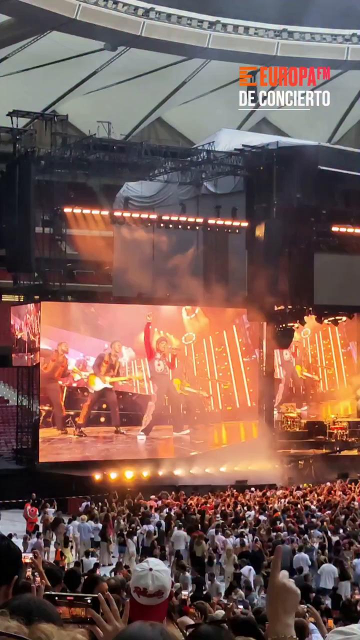 🙌🌹Bruno Mars aterriza con su 'The Romantic Tour' en Madrid con un primer concierto que ha convertido el Metropolitano en una discoteca de los 80🎙️🪩 Y con temazos como 'I Just Might' el artista ha enamorado a su público español🥰