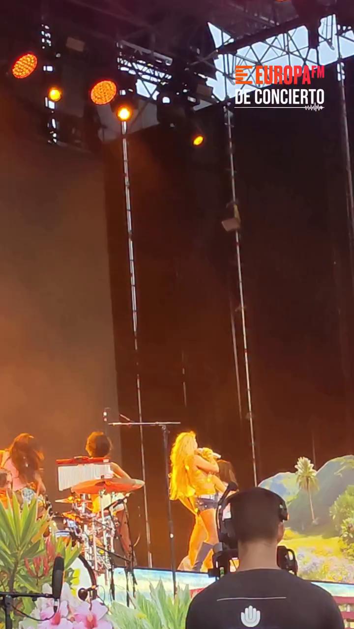 🔥Zara Larsson conquista el Mad Cool de Madrid en su segunda jornada con un show en el que irradia brillo, coreografías imparables y grandes temas como 'Midnight Sun'🎤