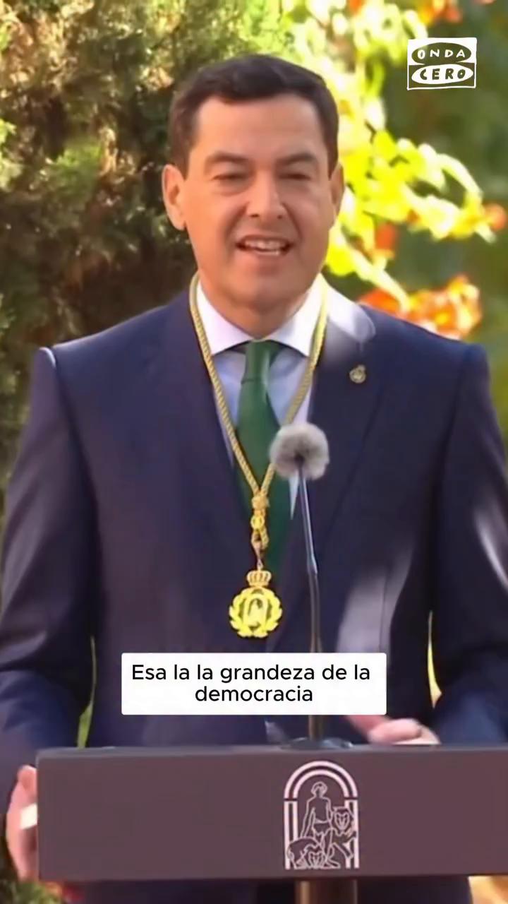 🟢 Juanma Moreno ha tomado posesión como presidente de la Junta de Andalucía frente a su familia, miembros de Vox, la oposición andaluza y compañeros de partido: “Esta legislatura es el resultado de la voluntad de los andaluces”.