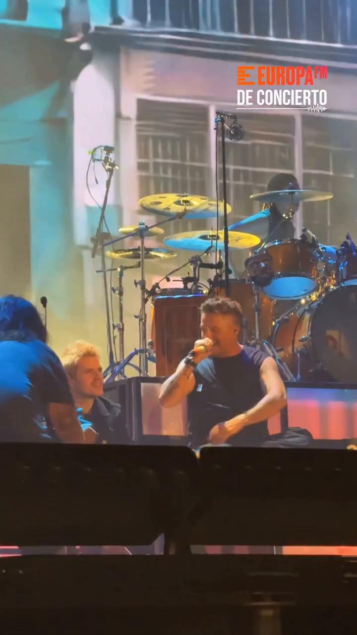 🤩 Alejandro Sanz y Dani Martín cantan juntos 'Mi soledad y yo' en el Granca Live Fest 2026