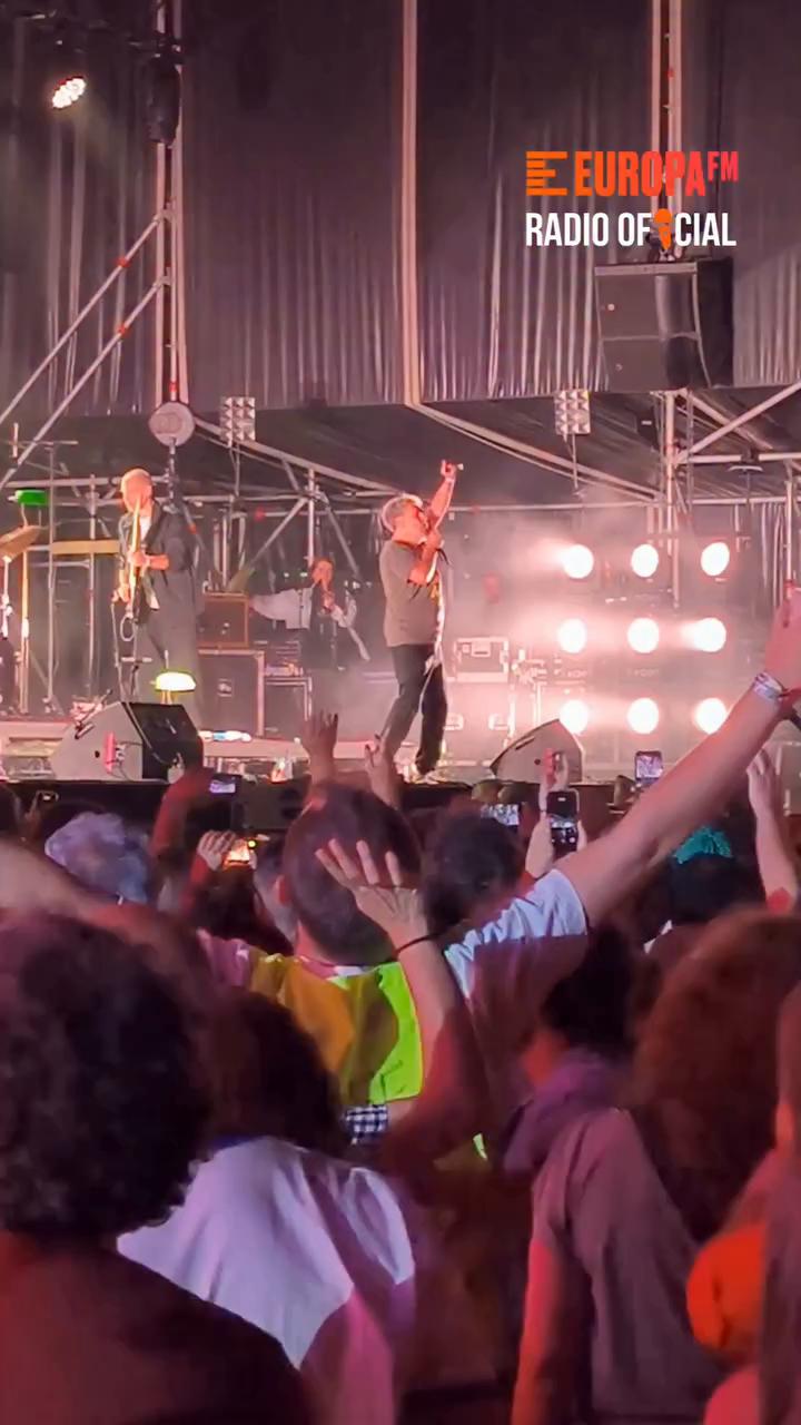 👏🏼 Iván Ferreiro se metió en el bolsillo al público del Sonorama Ribera con 'Años 80'