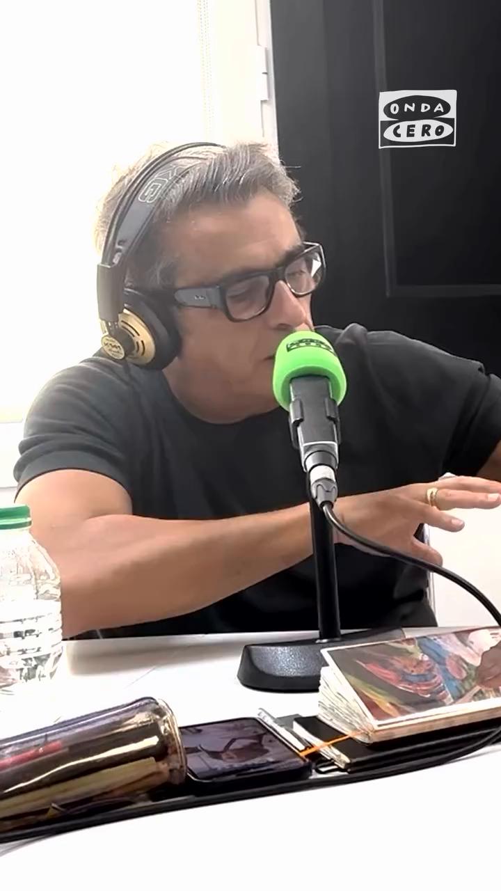 📻😂 Así fue la primera vez de @andreubuenafuente en Radio Barcelona: