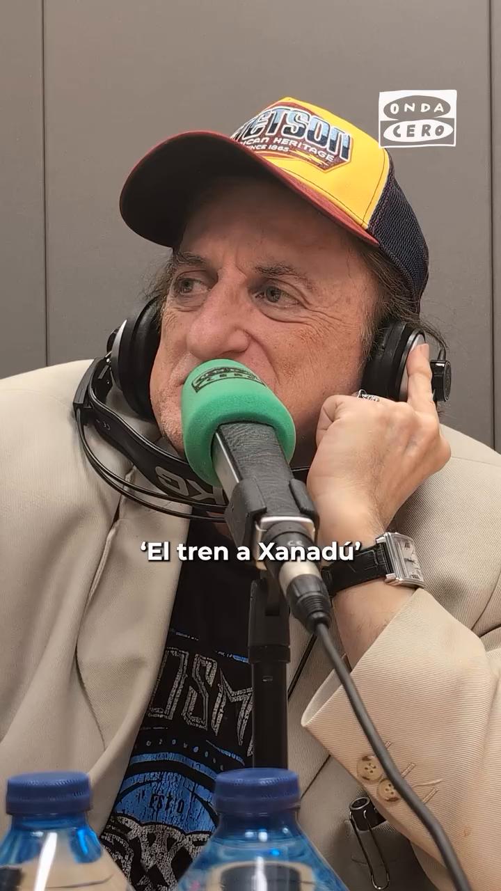 🥲 En 'Lo contó la radio', con @diegofortea, un emotivo recuerdo de Verónica Forqué, la debutante @acostatoni y Concha Velasco cantando en el programa de Javier Gurruchaga (@laorquestamondragon) en Onda Cero: 'El tren a Xanadú', emitido entre 2001 y 2002.