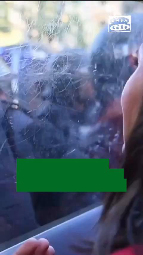 ❗ El choque entre Irene Montero y la policía en el desahucio de Maricarmen: 