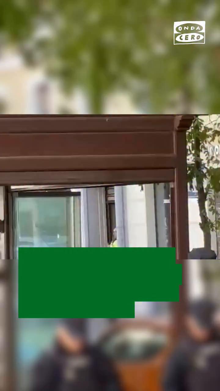 ❗ Así ha sido el momento en el que sacan a Maricarmen de su casa en camilla tras ser desahuciada