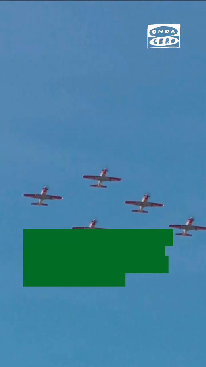 🇪🇸 Así ha dibujado en el cielo la Formación Mirlo los colores de la bandera de España durante el desfile del 12 de octubre