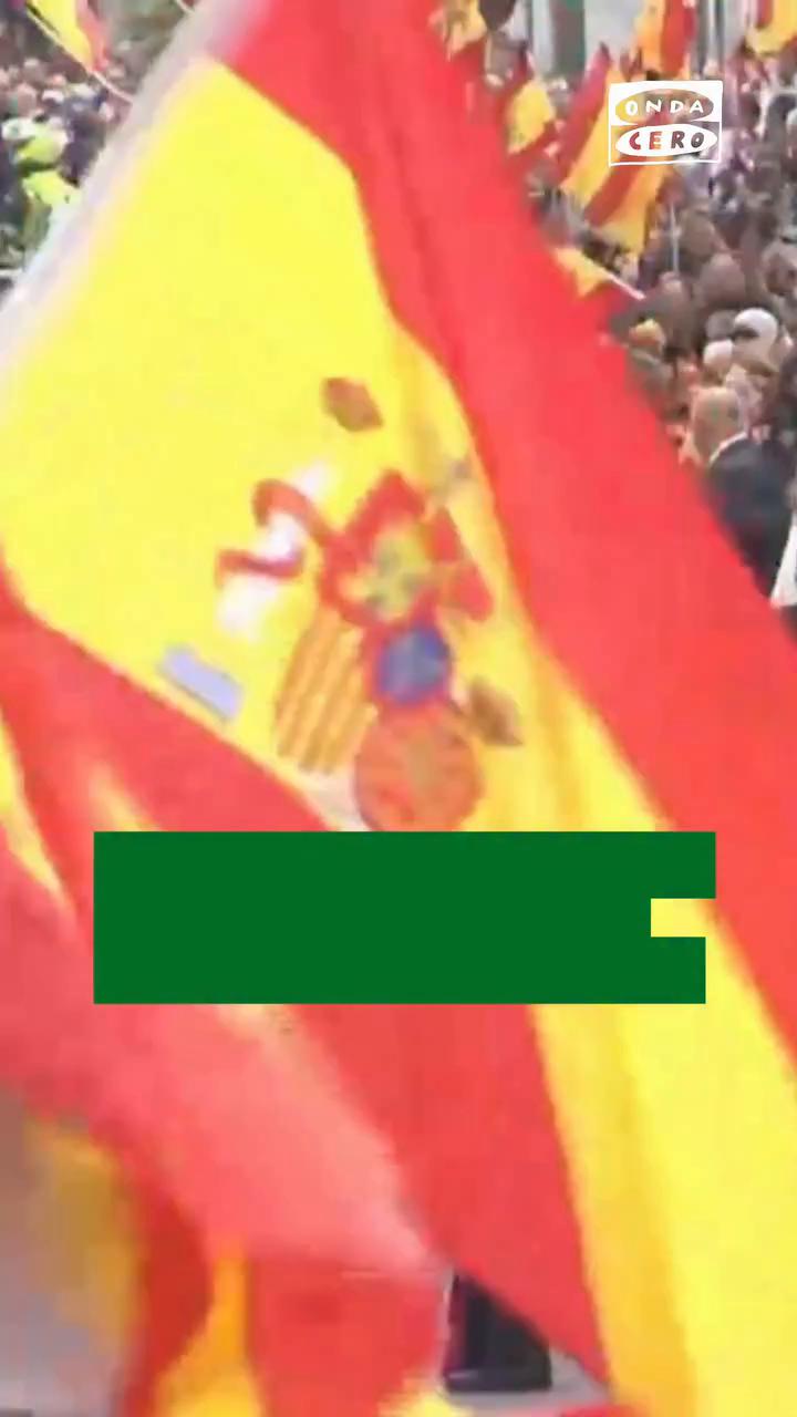 👑 Multitudinario recibimiento de los ceutíes a los reyes Felipe y Letizia al grito de 