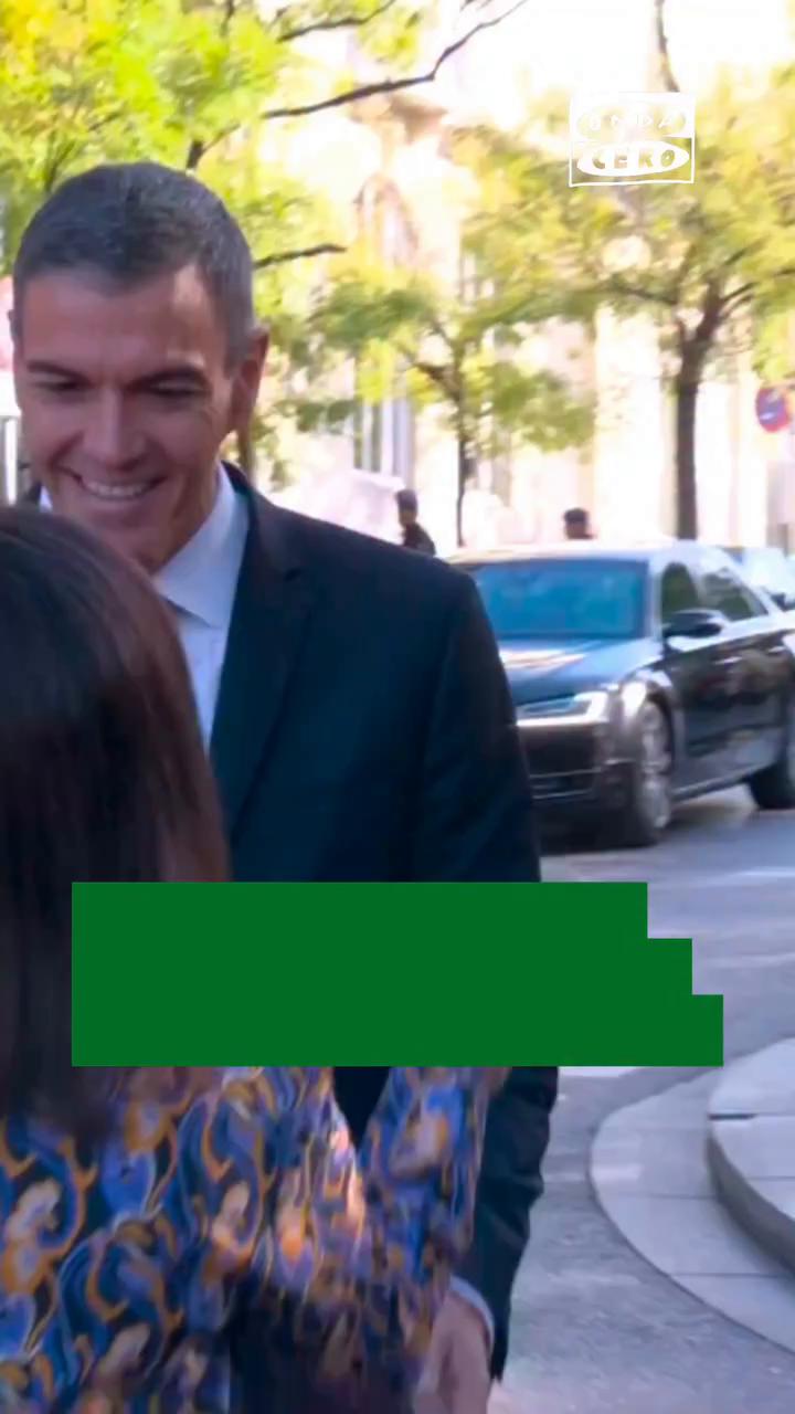 ❗ Insultos y abucheos a la llegada de Pedro Sánchez al desfile del 12 de octubre